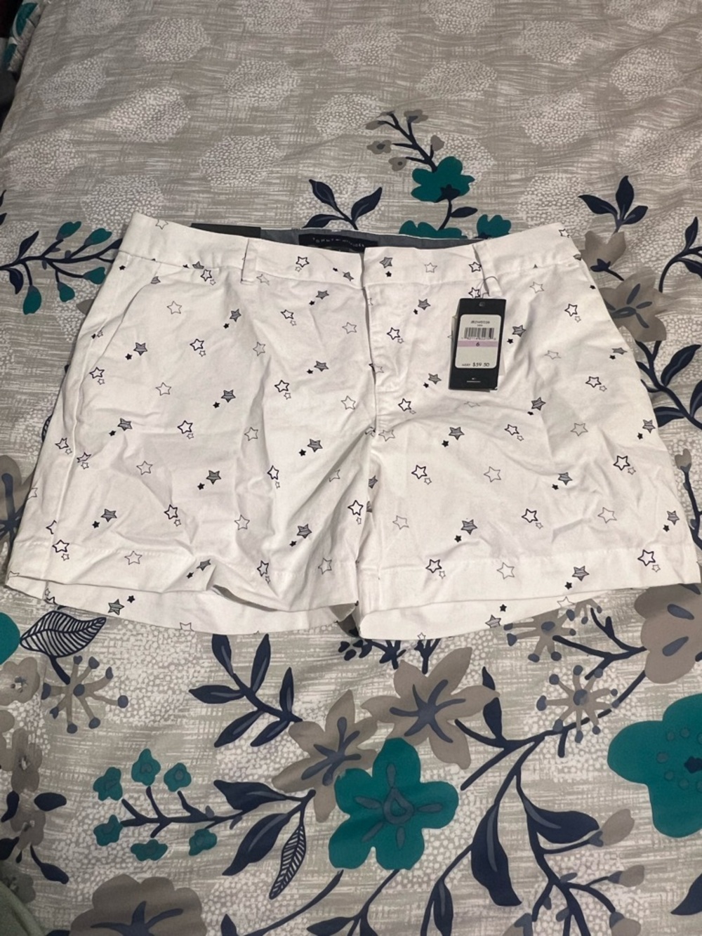 NWT! Women’s Tommy Hilfiger Hollywood White Shorts w/ Blue Stars size 6
